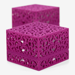 Футляр с откидной крышкой и кружевным узором