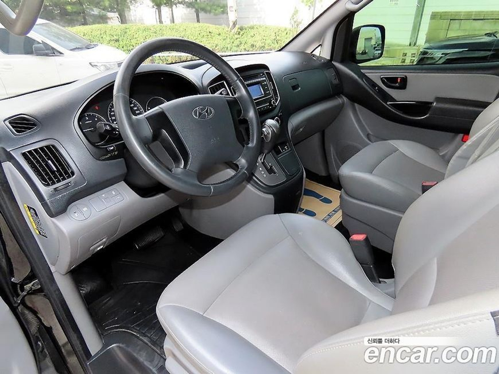 Hyundai The New Grand Starex Van 5-и местный (08.2019)