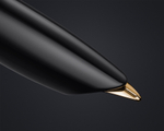 Перьевая ручка и чехол из кожи Parker 51 DELUXE BLACK GT, перо: F, цвет чернил: black, в подарочной упаковке.