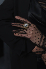 Кольцо разъемное с прямоугольным светлым кристаллом в золотой рамке