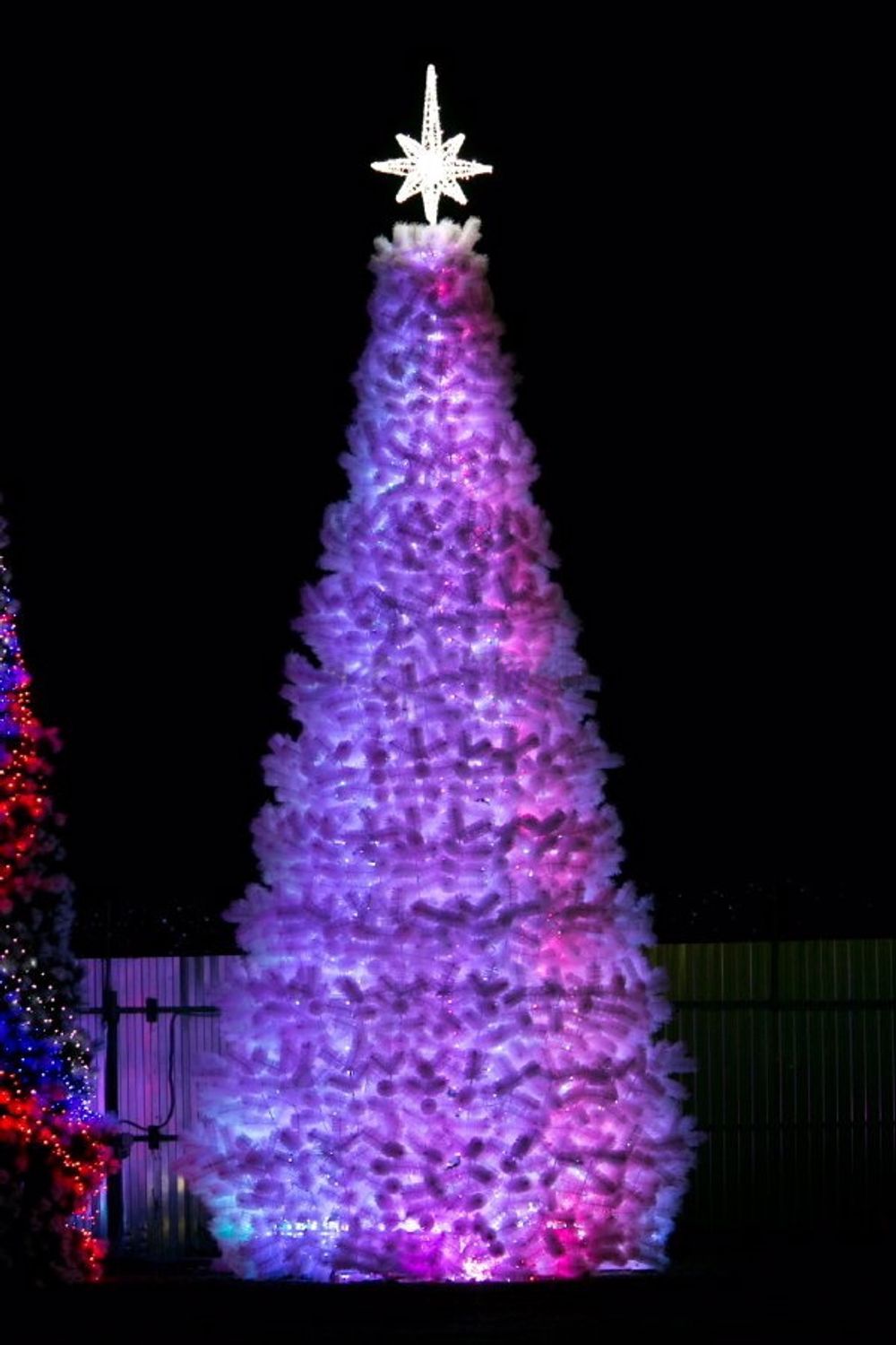 Уличная елка каркасная "Уральская белая сосна" (белая леска) 7 м