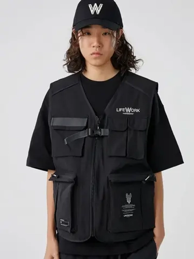 Жилет с карманами