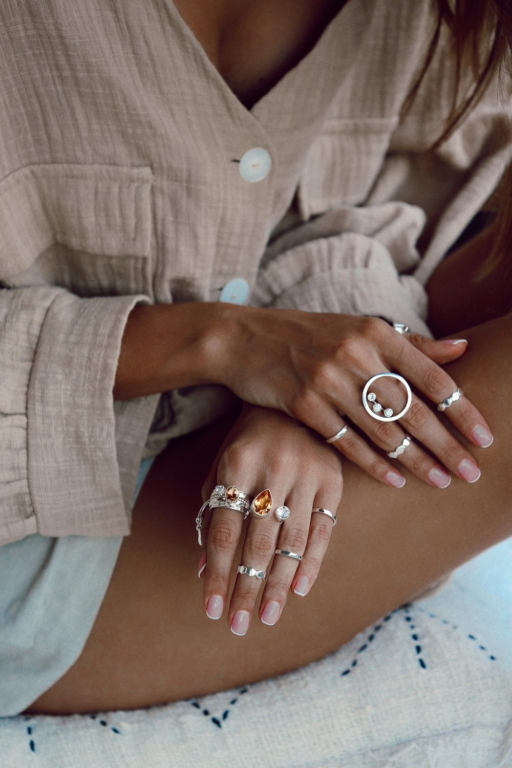 Кольцо «Мозаик» с овальным цитрином и сердечком белый циркон