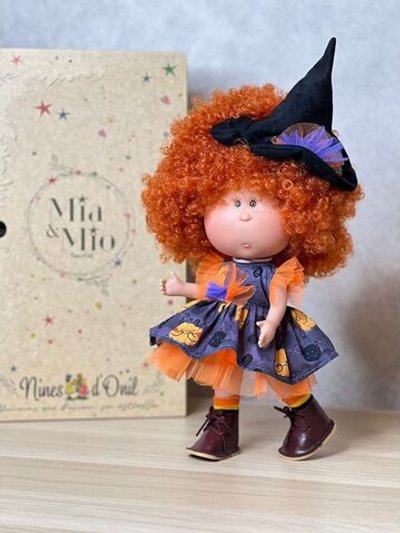 Кукла Nines виниловая 30см MIA CASE (3421)