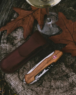 Нож для вина с чехлом Wine Master VICTORINOX 0.9701.63