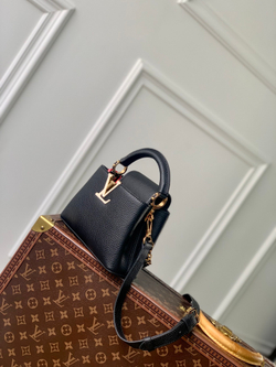 Louis Vuitton Capucines Mini