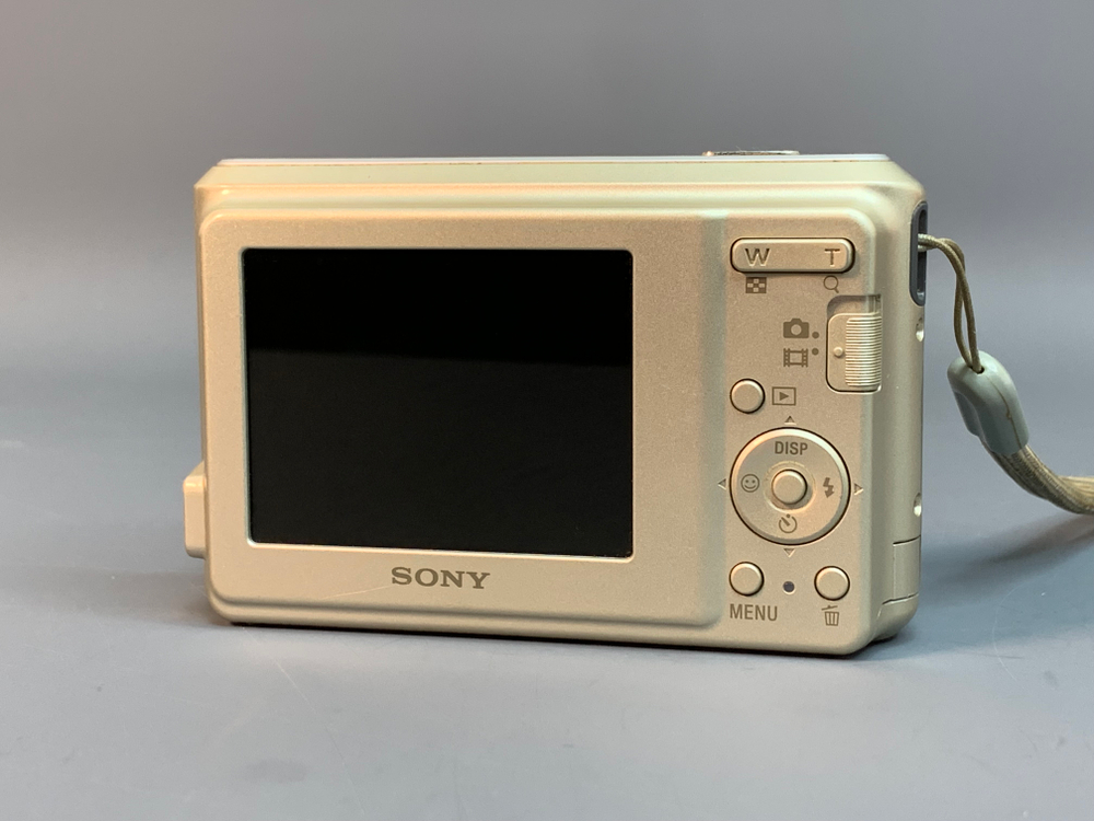 Sony Cyber-shot DSC-S2000