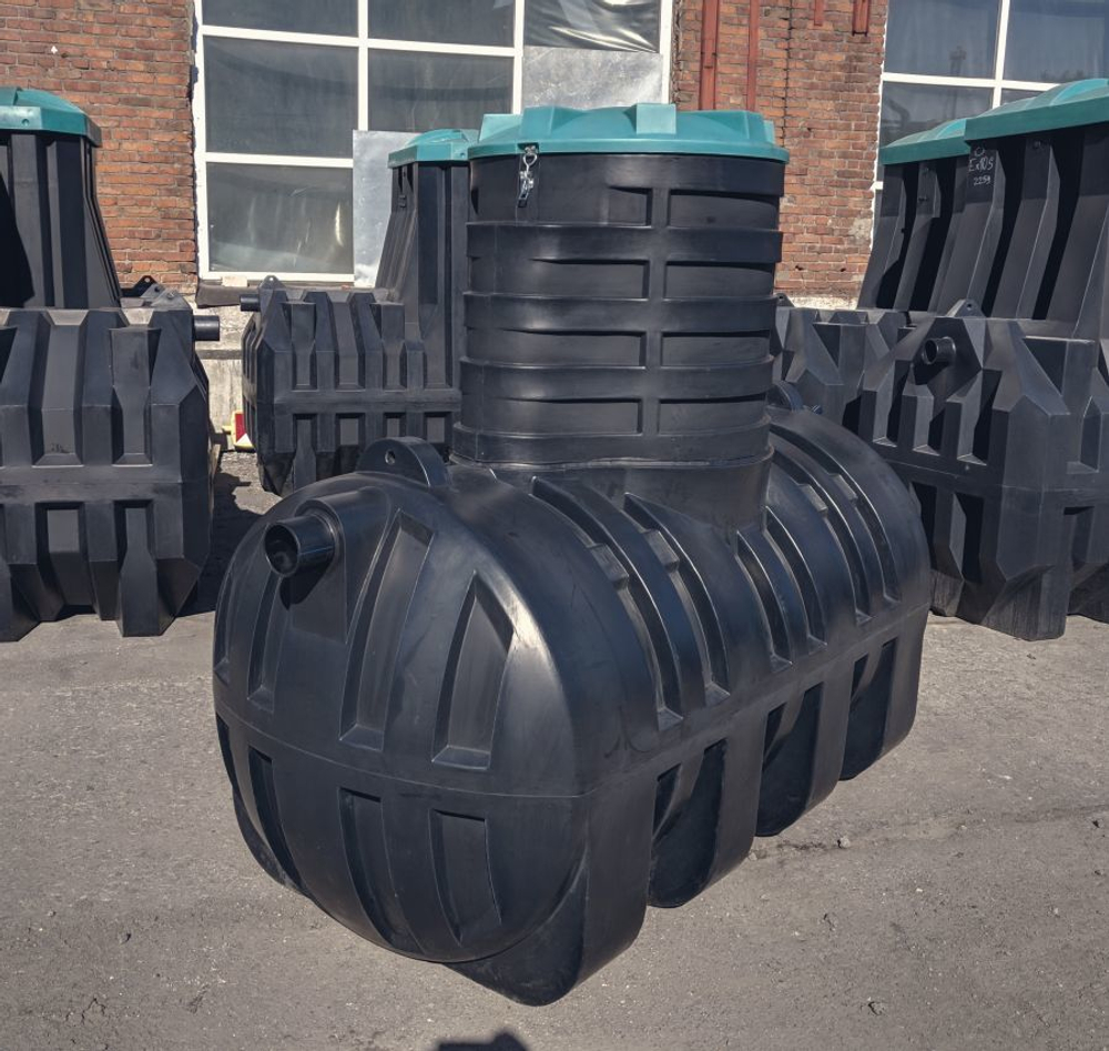 Септик переливной Мультпласт Термит Профи+ 2.0 S 2000 л. горизонтальный / 800 л. в сутки / 3-4 чел. / самотечный сброс (2150x1100x1915см;99кг;черный) - арт.555453