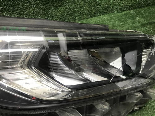 Фара правая Toyota RAV4 5 XA50 (18-нв) LED