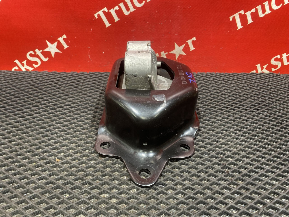 Подушка двигателя задняя левая 2024г