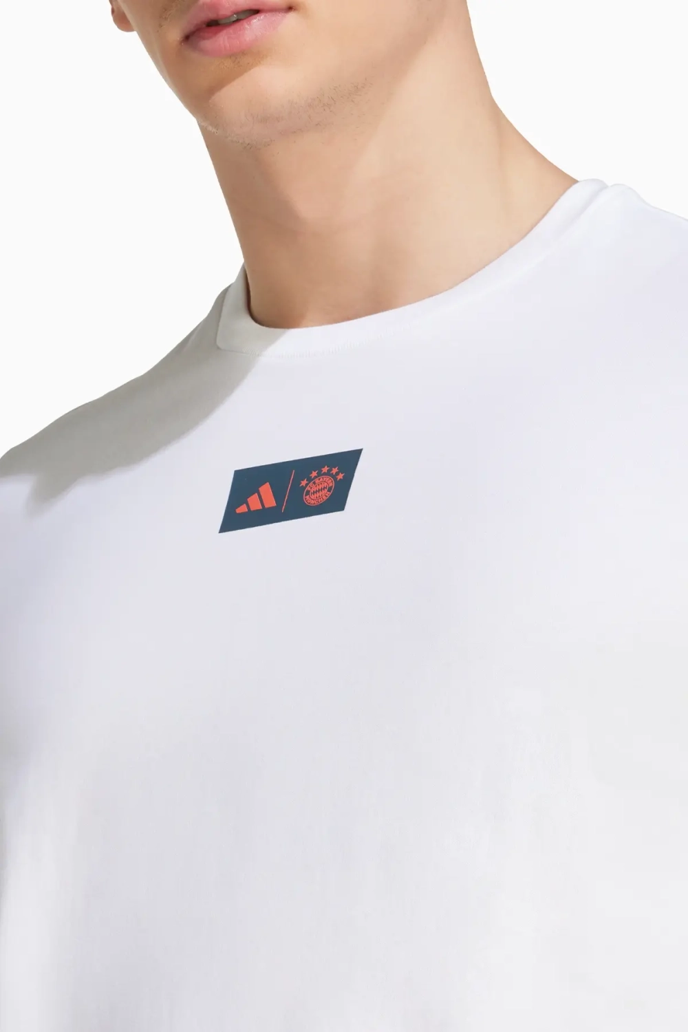 Футболка adidas FC Bayern 25/26 Seasonal Graphic Tee - белый