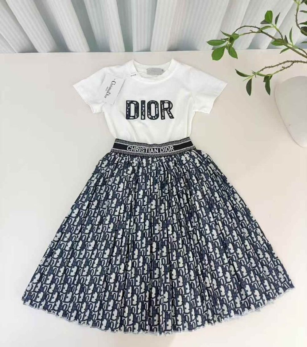 Детская юбка и классическая футболка Christian Dior