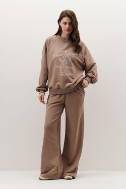 Широкие джоггеры без начеса с утяжкой цвета капучино