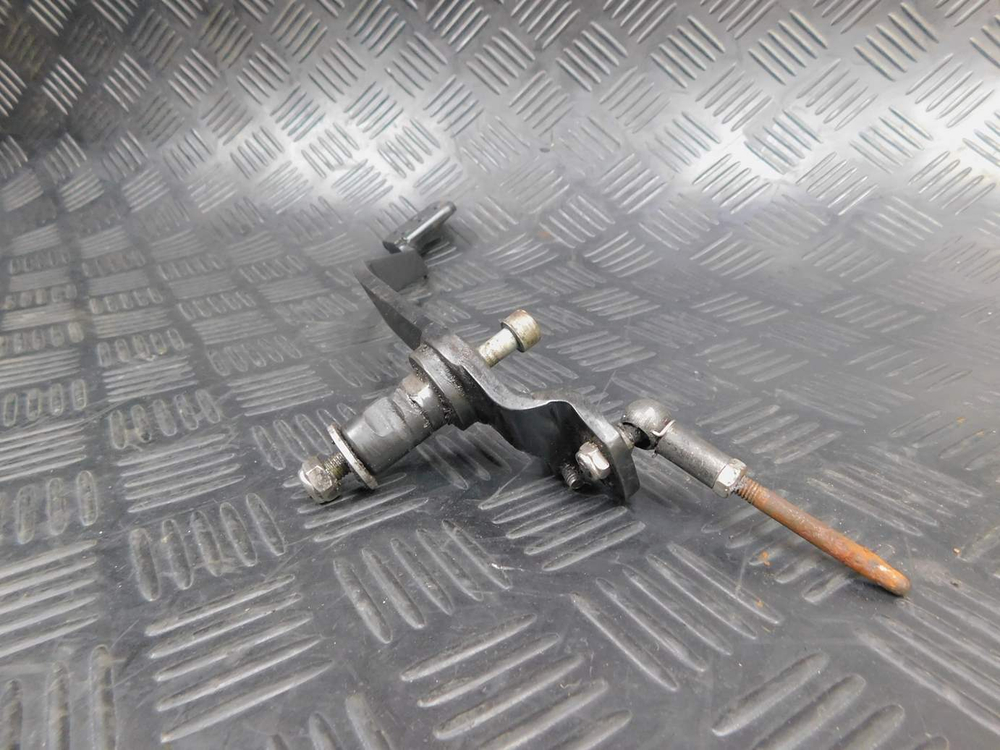 Лапка заднего тормоза BMW F650 1996