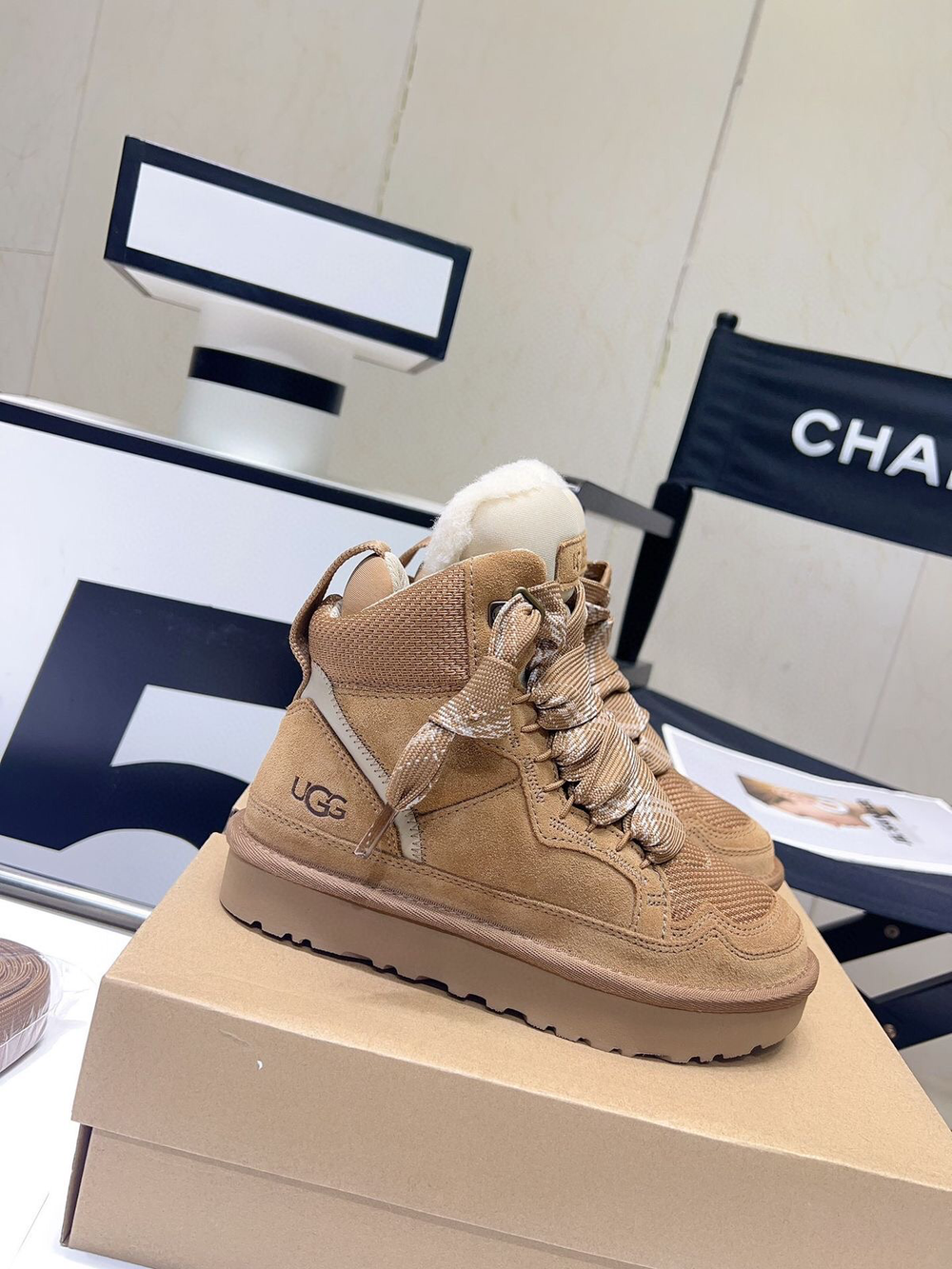 UGG
