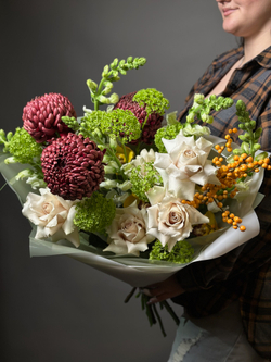 Авторский букет «Зелёные акценты»