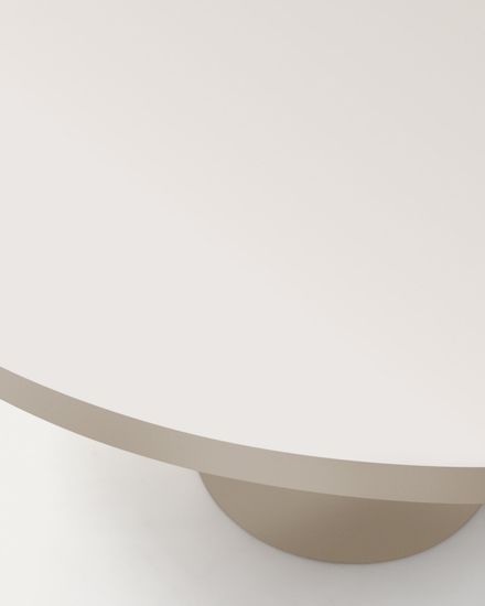 Круглый стол Nealy из лакированного МДФ в отделке экрю, Ø 150 см Испания La Forma