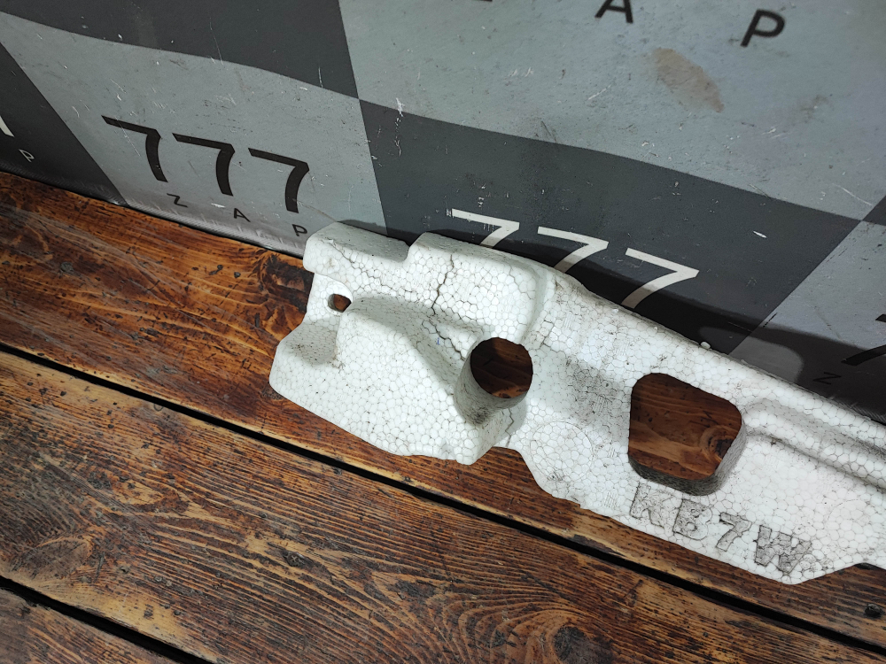 Абсорбер (наполнитель) переднего бампера Mazda CX-5 2 (KF) 17-нв Б/У Оригинал KB7W50111