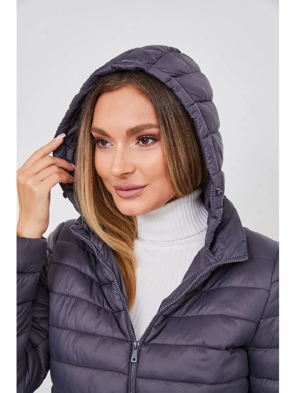 Куртка стеганая с капюшоном легкая