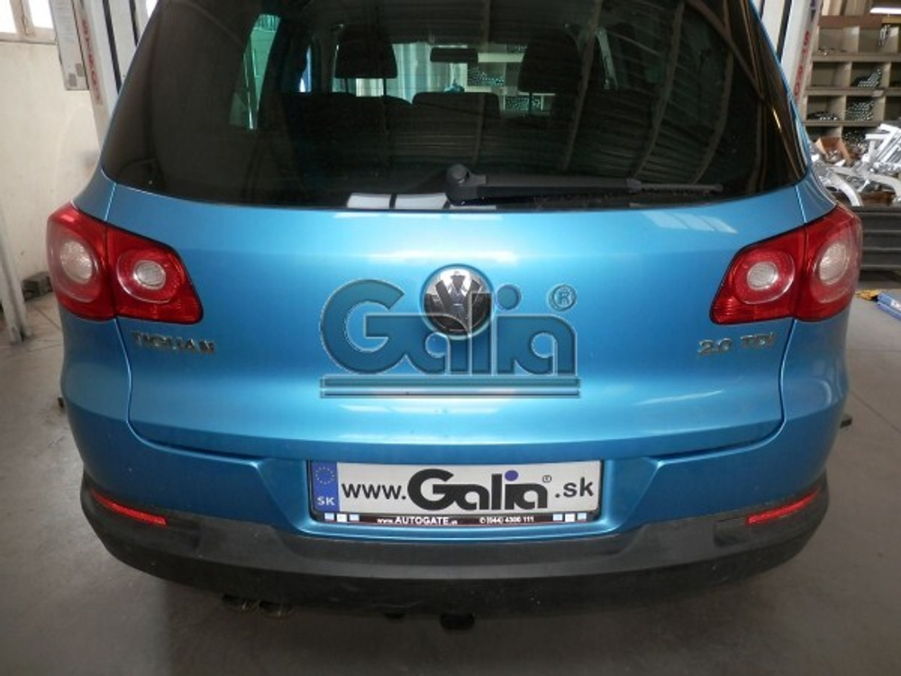 Фаркоп оцинкованный Galia V069A для Volkswagen Tiguan 2007-2016, 2016-, Audi Q3 2011-2018(паспорт и сертификат в комплекте)(без электрики)