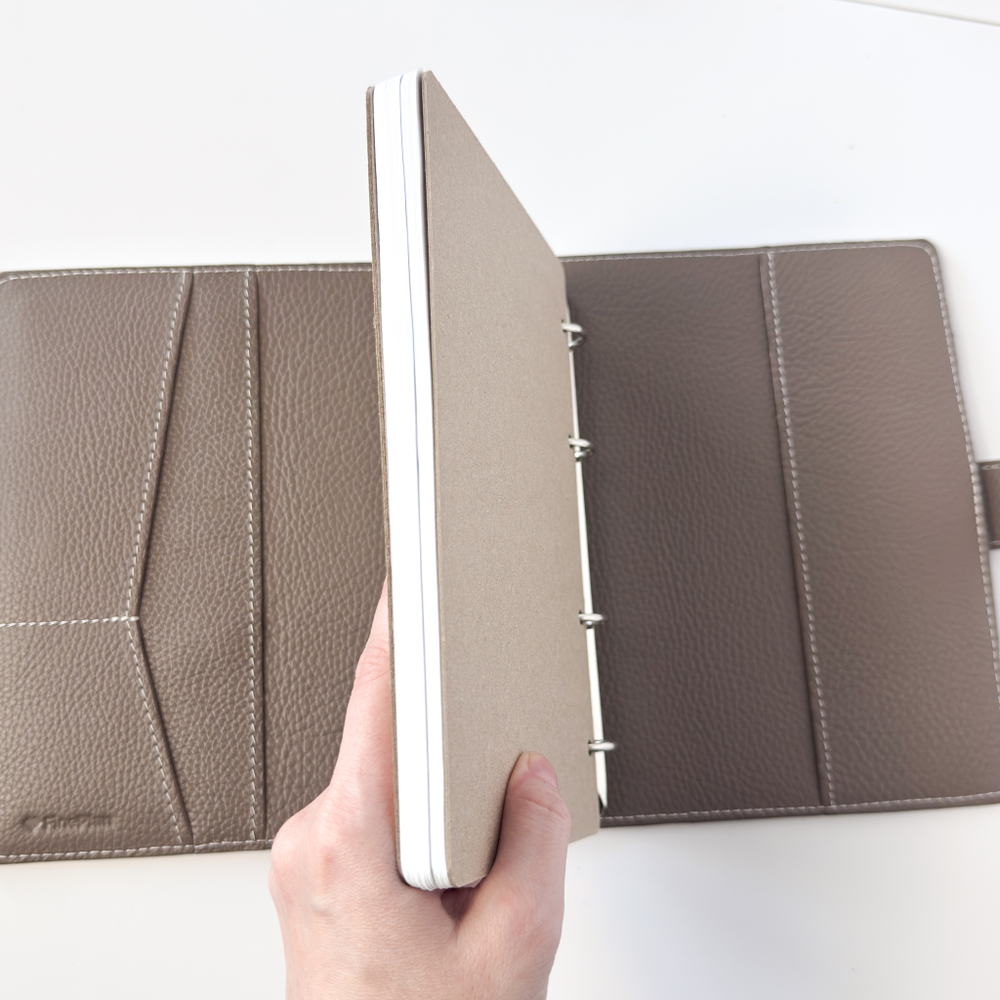 2 серых форзаца из плотного переплетного картона (4/2 кольца)