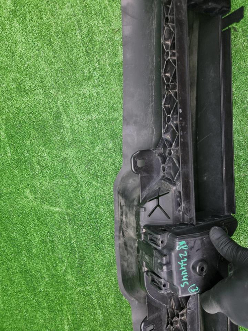 Воздуховод радиатора нижний BMW X6 G06 (2019-2023)