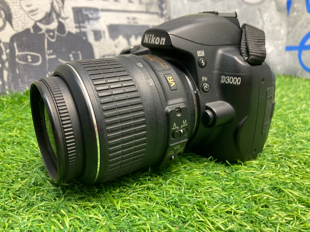 Nikon D3000 kit 18-55mm 3.5-5.6G VR 12.300 кадров