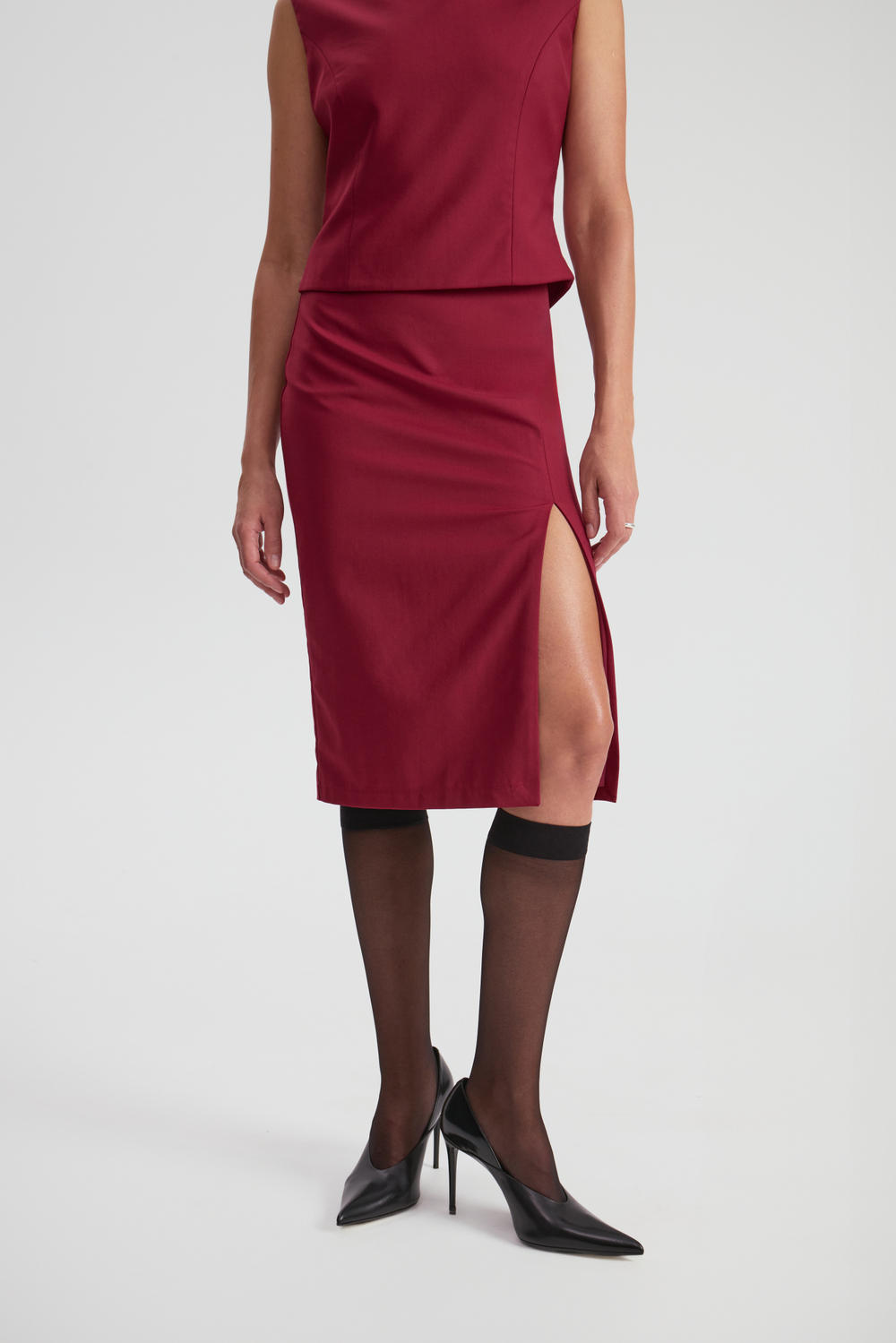 Юбка карандаш бордо разрез