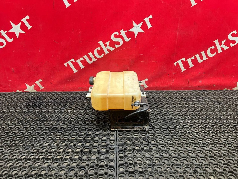 Бачок отопителя 7L