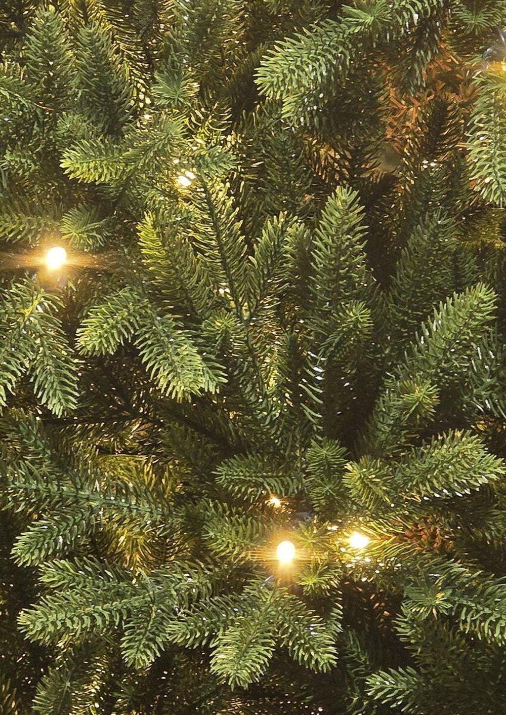 Елка с гирляндой встроенной «Юлия» (Литая хвоя) от 1,2 м до 3 м