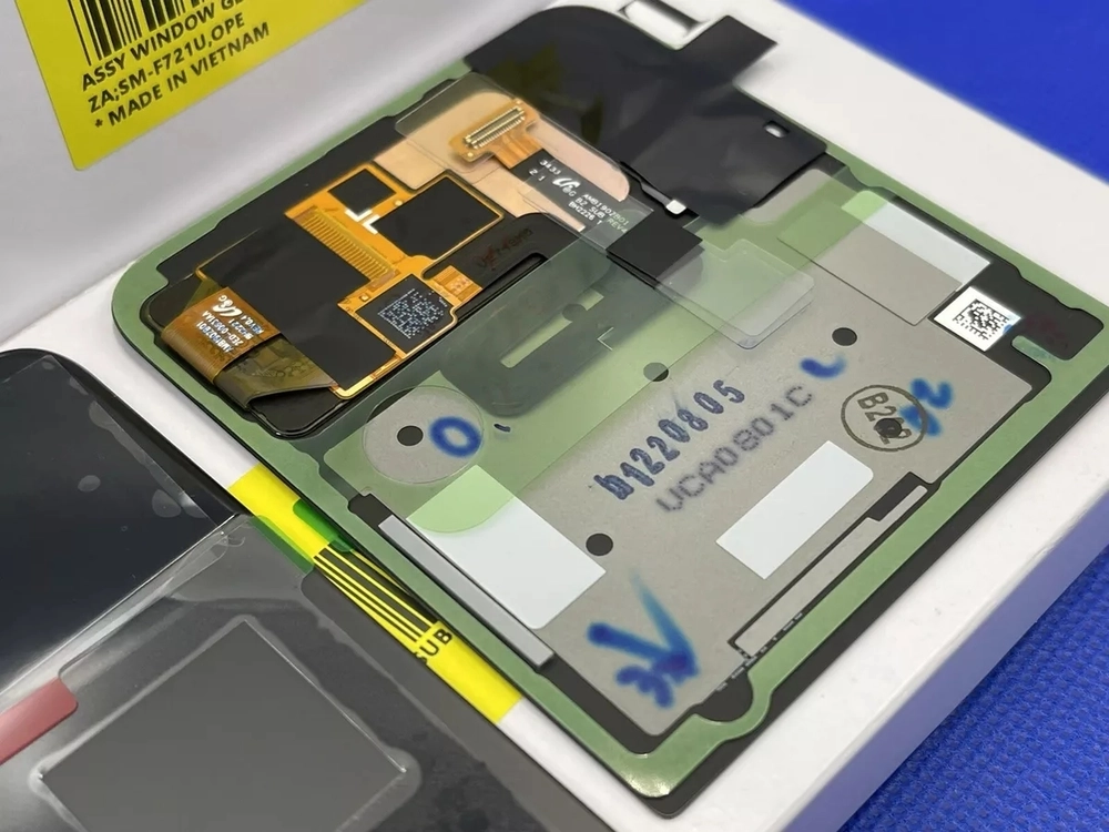 Samsung Galaxy Zflip 4 (F721B) / Дисплей (lcd) (в сборе с тачскрином) (внешний) (ORIG-SP)