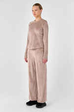 Лонгслив велюровый приталенный с рельефом