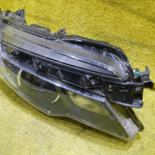 Фара правая Honda Pilot 3 (2015-2018) LED
