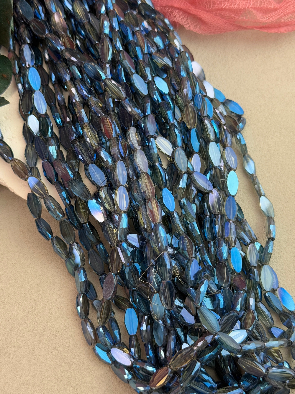 Стеклянные бусины овал, 6*10 мм, нить 50 см, синий электрик