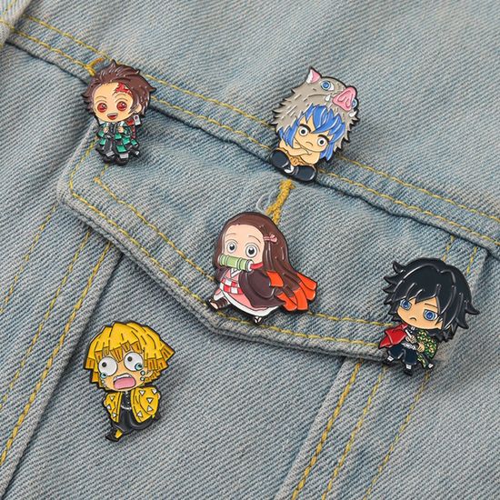 Значок металлический Истребитель Демонов "Агацума Зеницу", р-р 2,8х2,3см