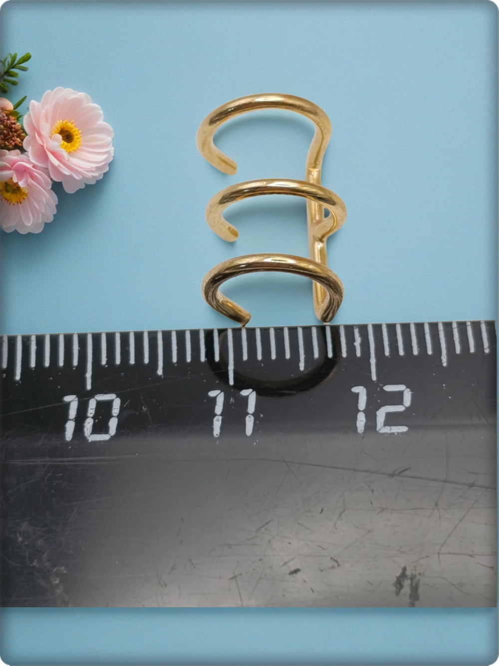 Клипса без прокола уха "Тройная" золотистая.