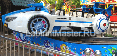 Аттракцион-качеля «Летающая белая машина»