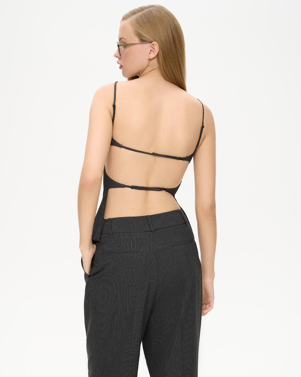 Топ из костюмной ткани с открытой спиной