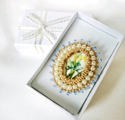 Брошь из бисера "Цветы"