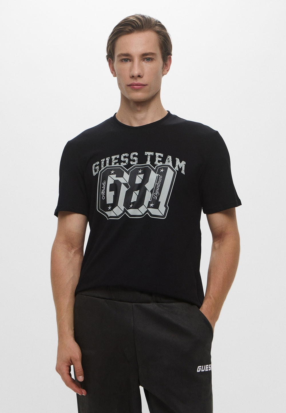 Футболка  мужская GUESS