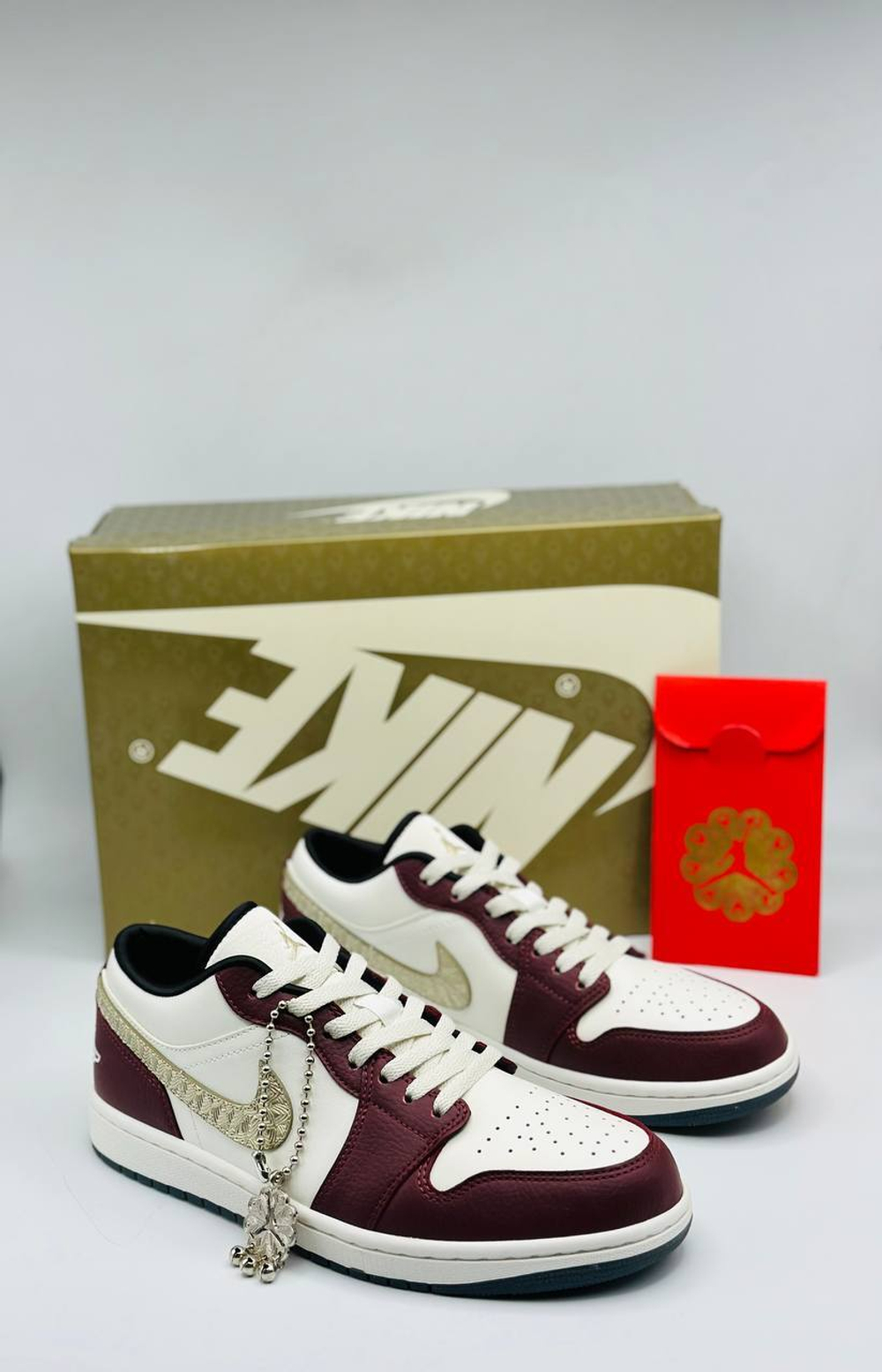 Кроссовки NIKE AIR JORDAN