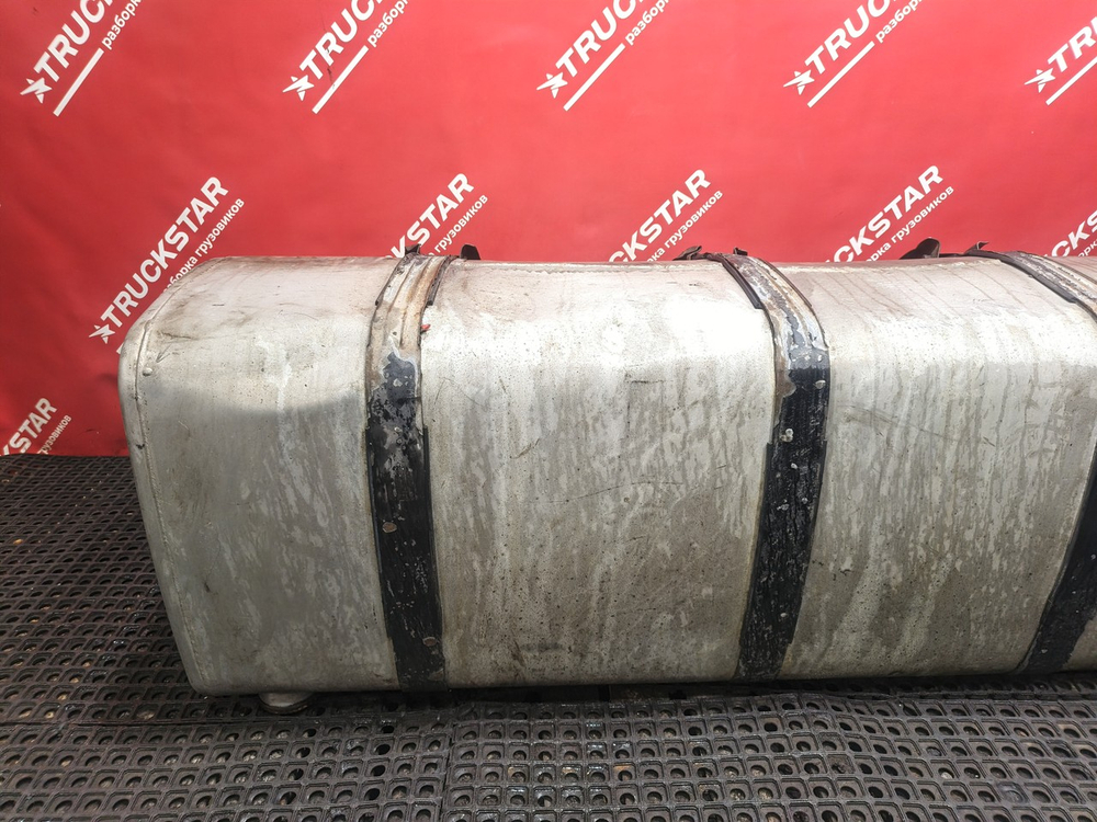 Бак топливный в сборе 730L