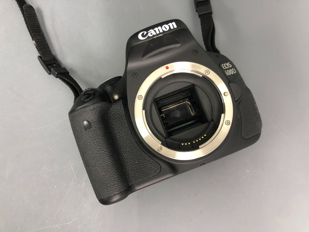 Canon EOS 600D (9.800 кадров)
