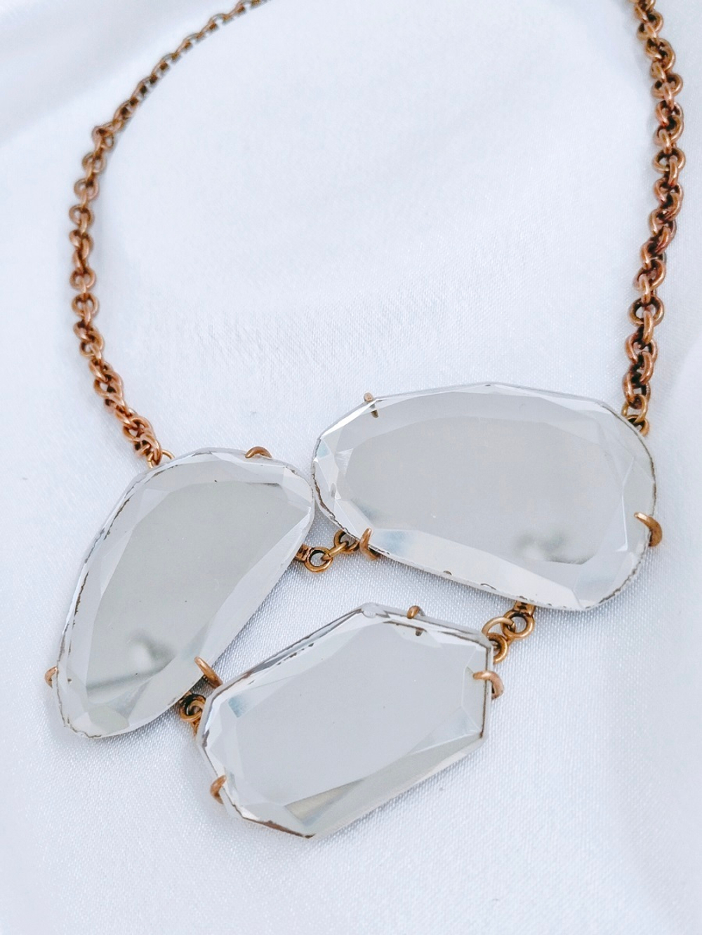 "Мирроу" колье в бронзовом покрытии из коллекции "Kaleidoscope" от Jenavi с замком карабин