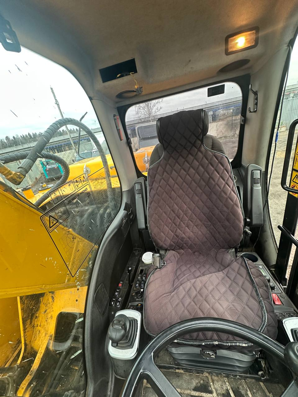 JCB JS160* Экскаватор колесный JS160W	(Дизельный, 4,4 л, 116 л.с., АТ)