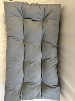 Матрас - подушка, лежак.