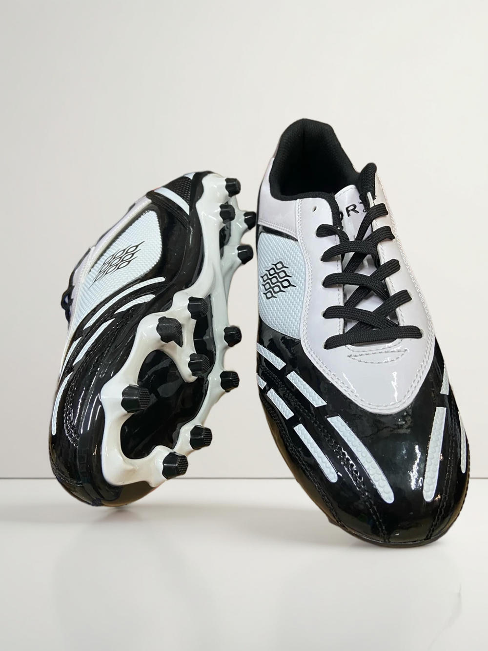 Бутсы CLASSIC BLACK AND WHITE