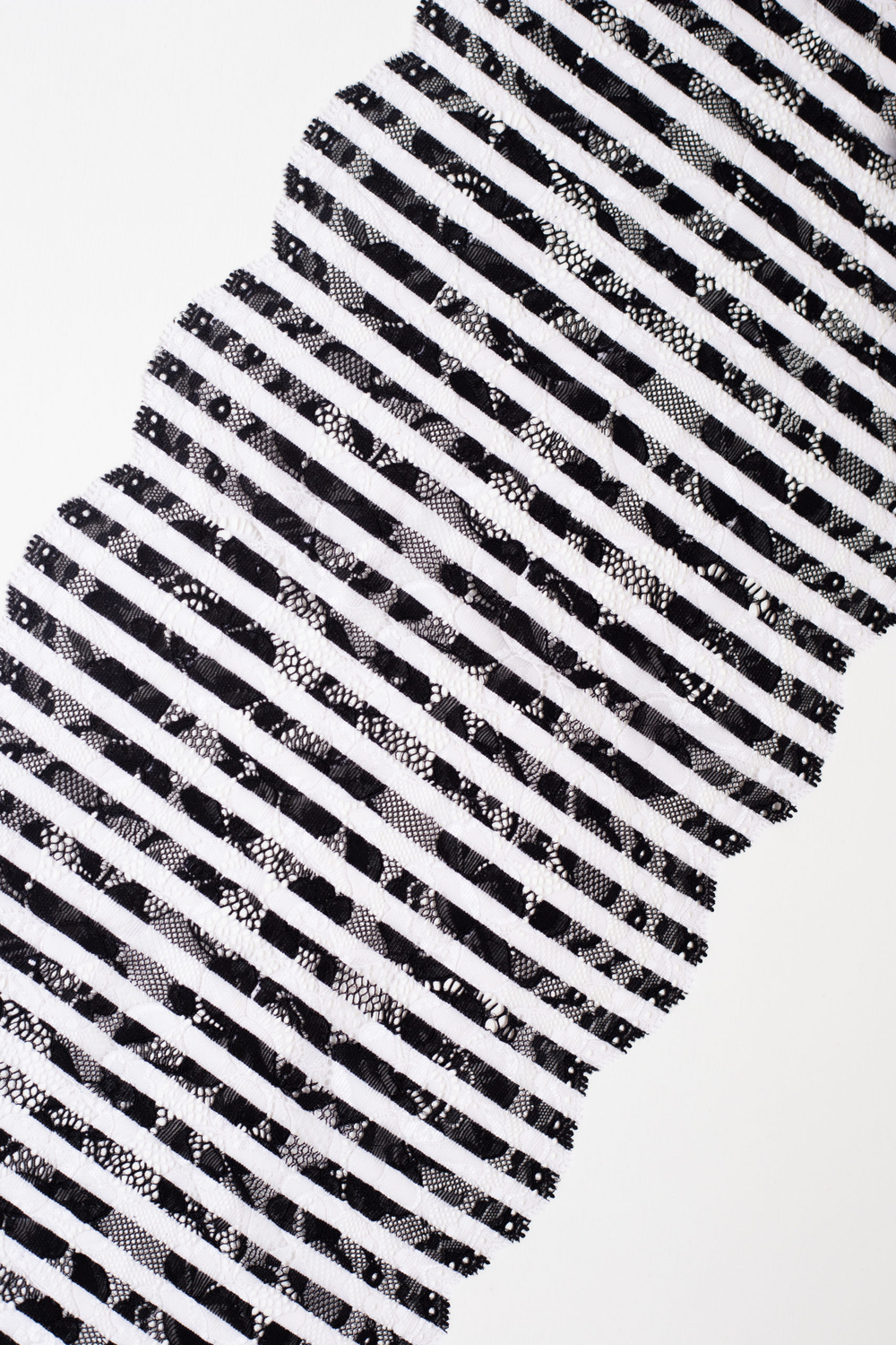 Эластичное кружево в чёрно-белую полоску ширина 22 см