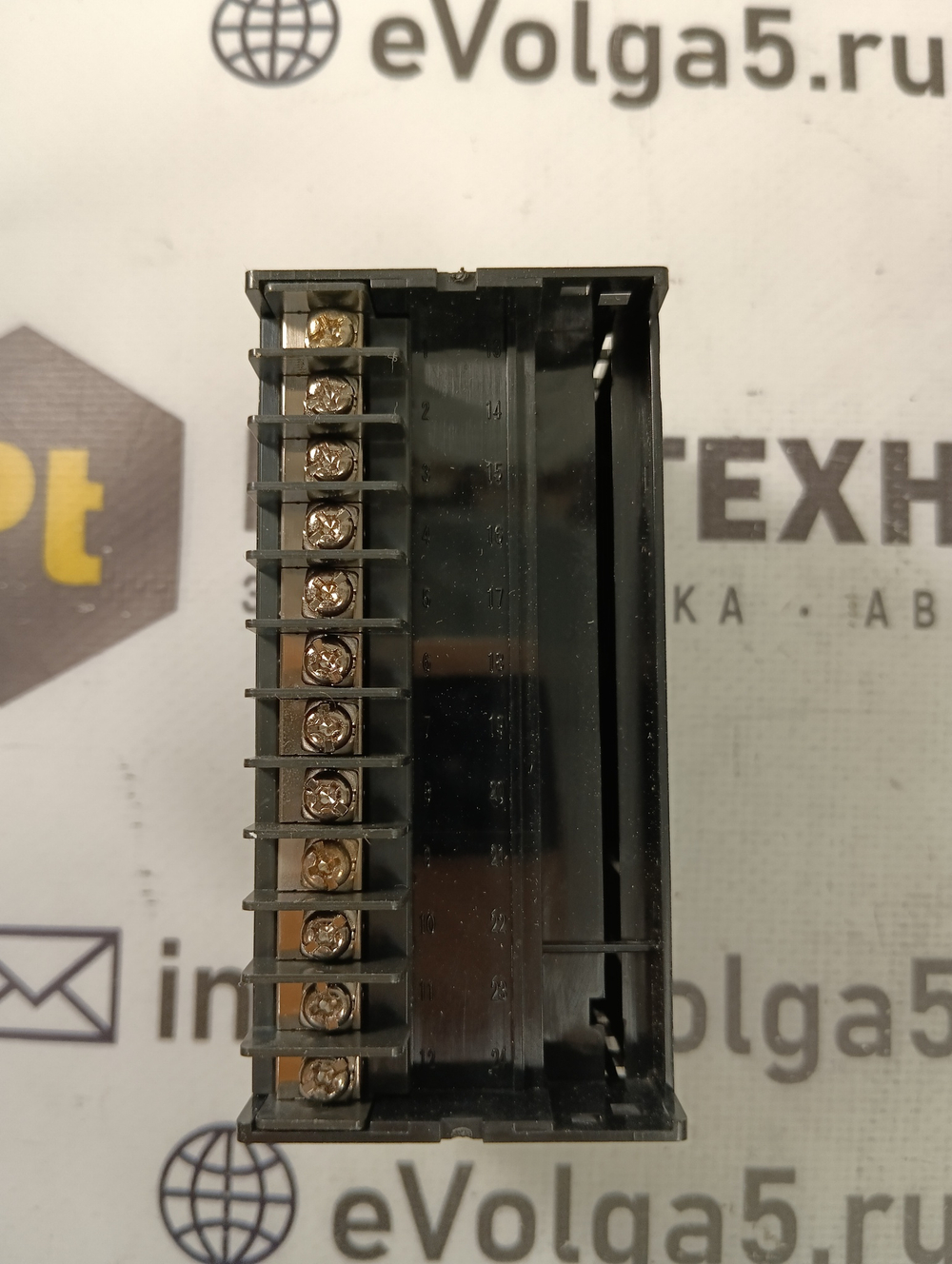 RKC INSTRUMENT INC. RH400FK02-M*GN/A новое