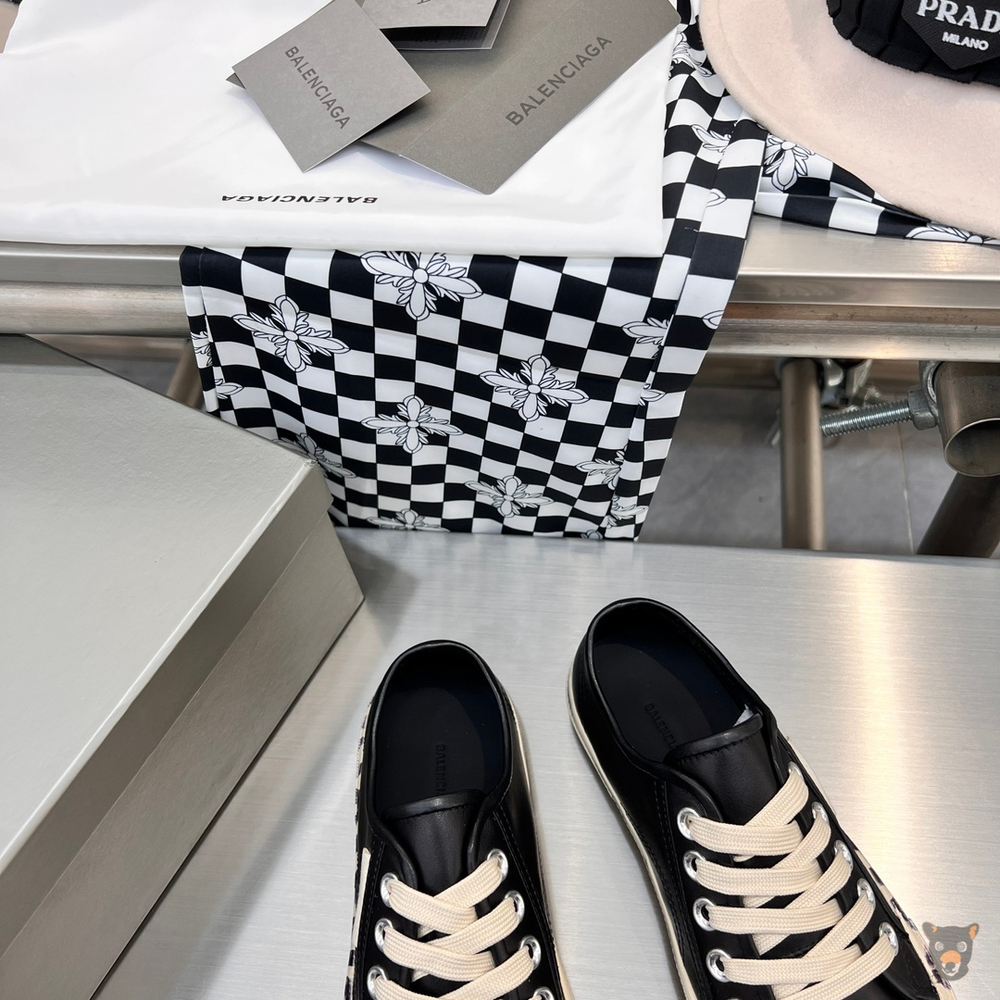 Кроссовки Balenciaga Paris Low Top